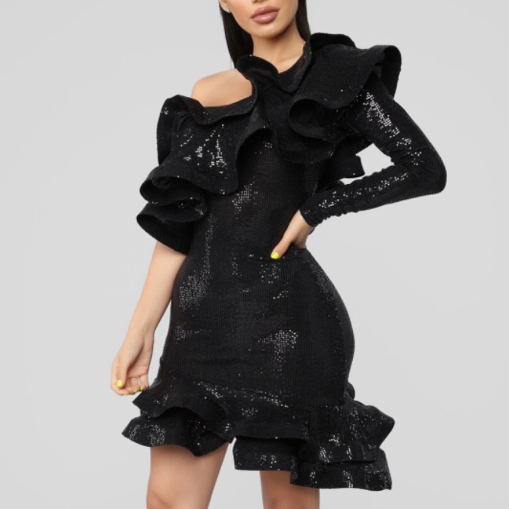 COPY - NWT Throwing Shade Ruffle Dress